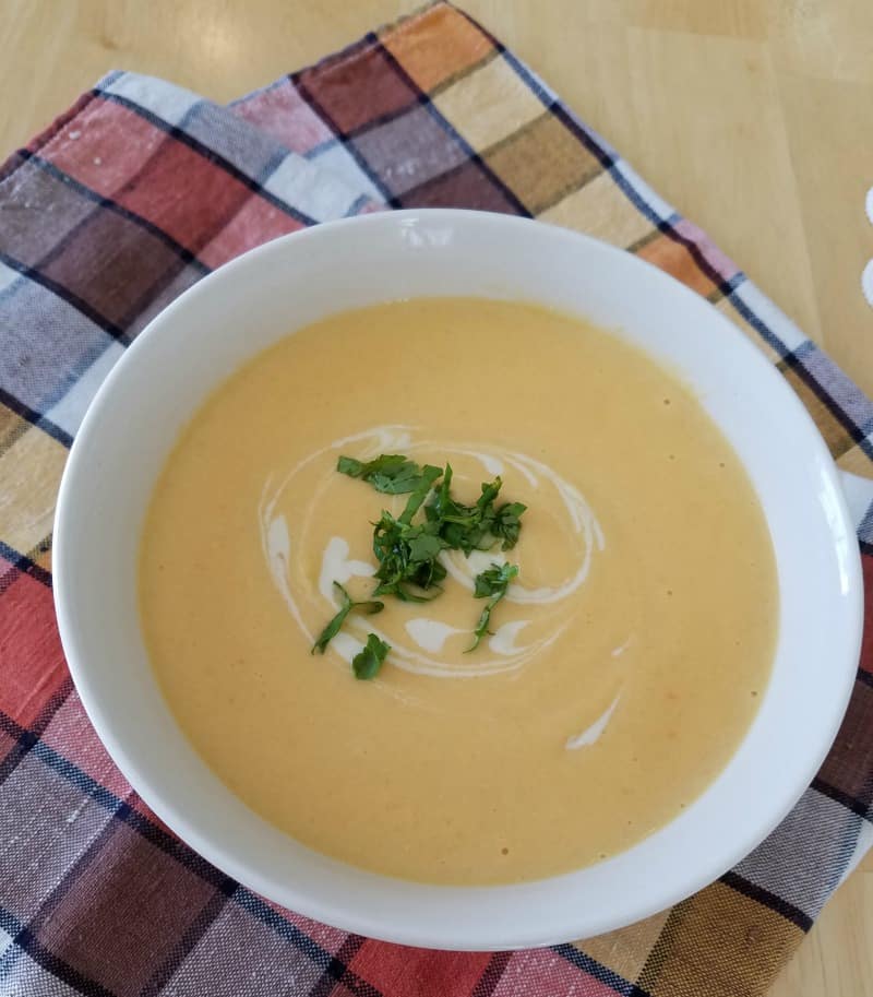 Creamy vegan roasted butternut squash soup