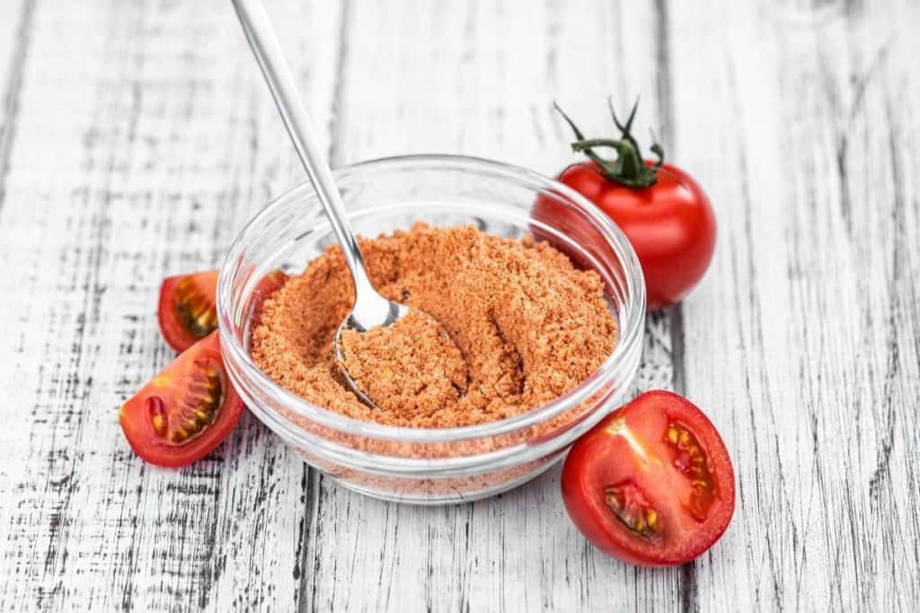 How To Make Tomato Powder & 10 Delicious Ways To Use It