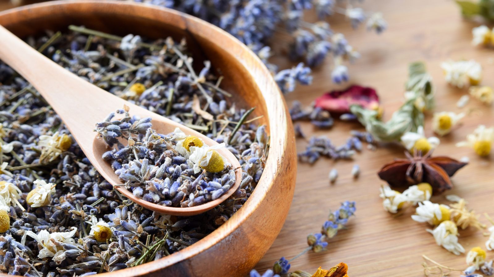 Dried lavender buds and chamomile flowers.