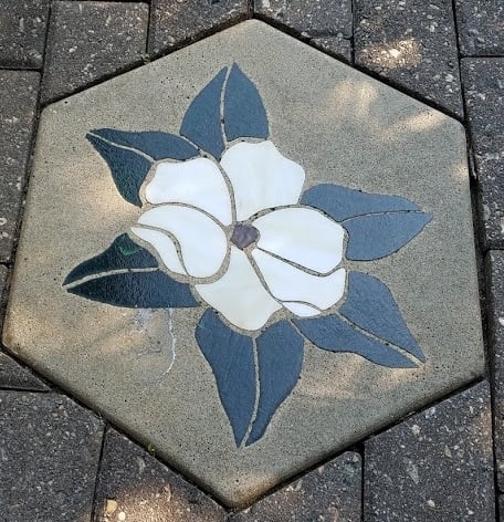 White flower stepping stone for the garden