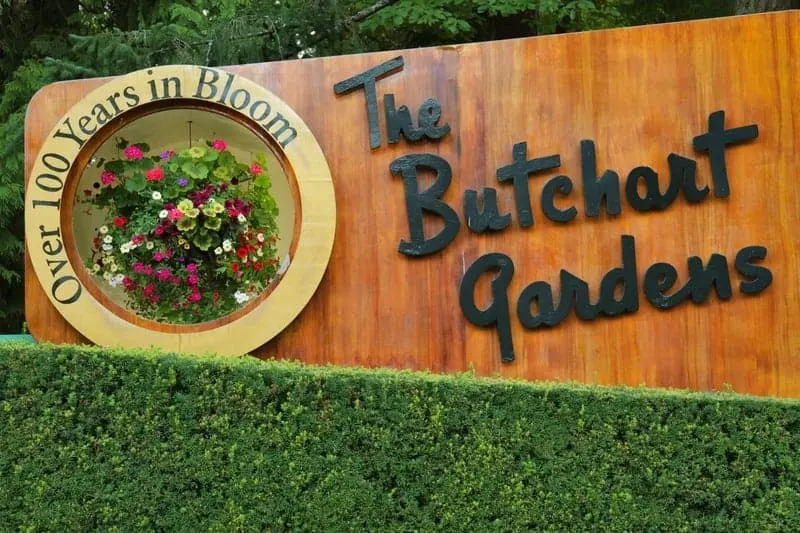 Butchart gardens entrance sign