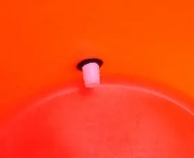 inside hydroponic bucket