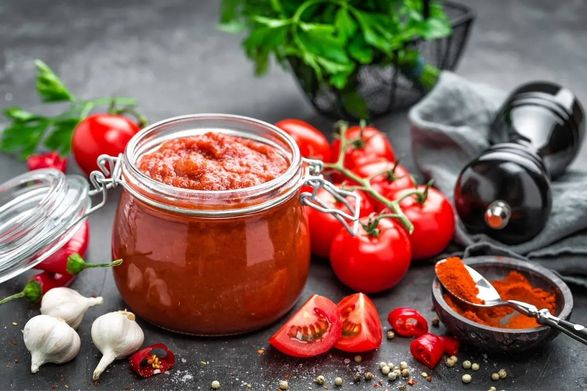 a jar of tomato sauce