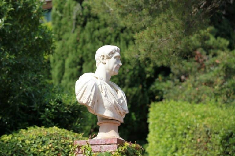 27 Stunning Greek Garden Sculptures For Your Landscape