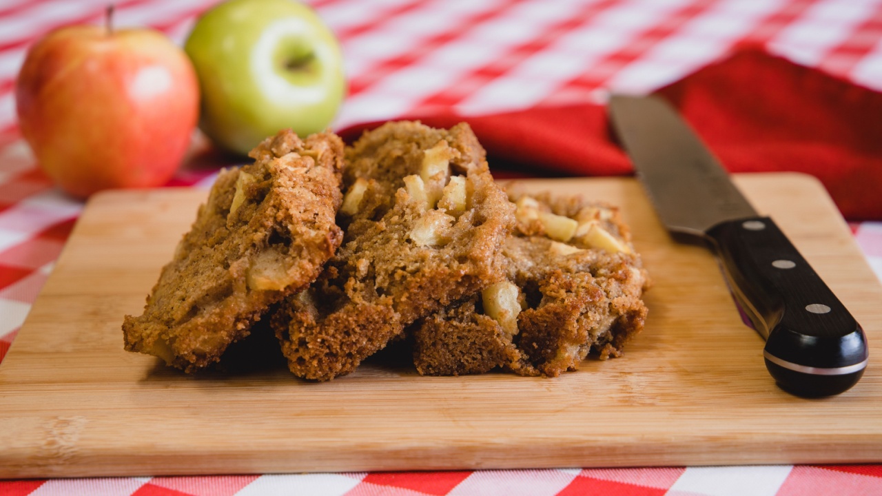 Warm spiced apple bread with fresh apples