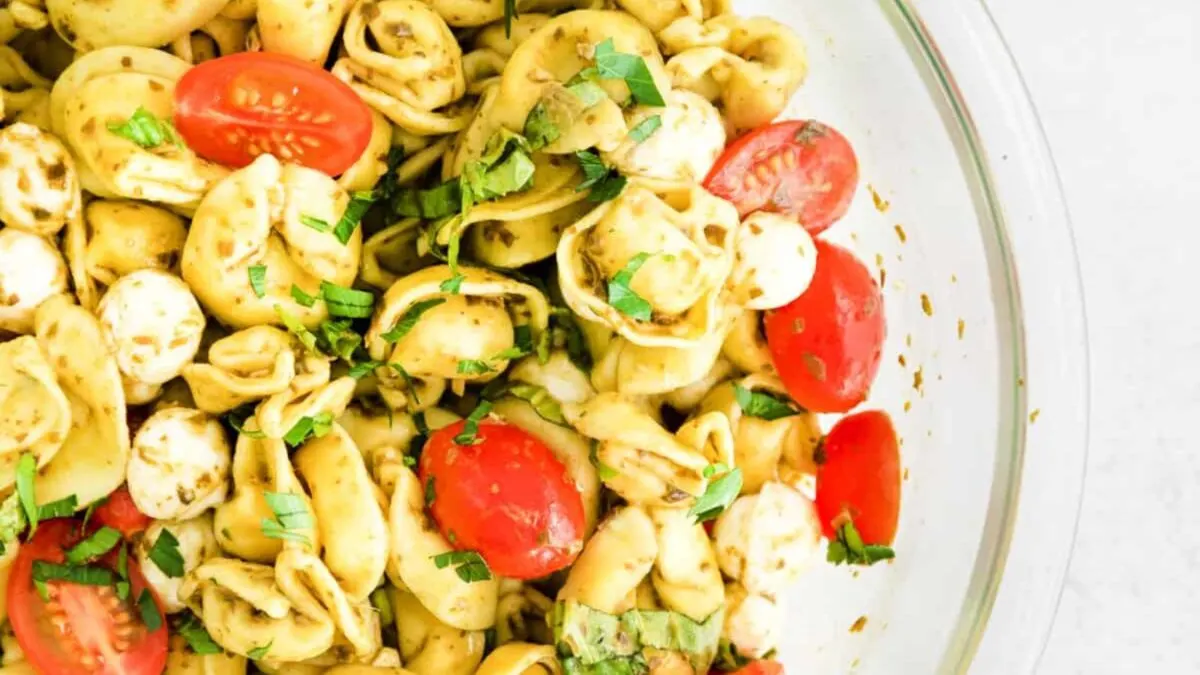 Easy Pesto Tortellini Pasta Salad Recipe
