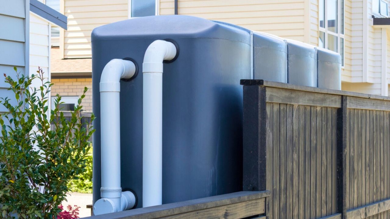 Retention rainwater tank collects and stores rain water or stormwater for later use