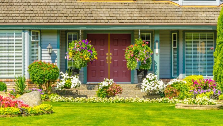 14 Front Yard Features That Quickly Become Eyesores