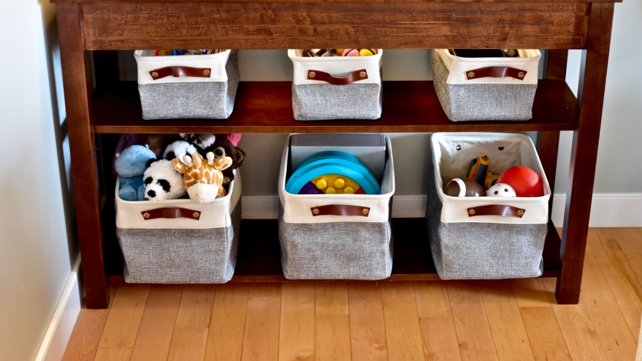Simple easy storage baskets for living and bedroom toy clean up, neat and tidy small space living. Photo background, organization ideas, lifestyle.