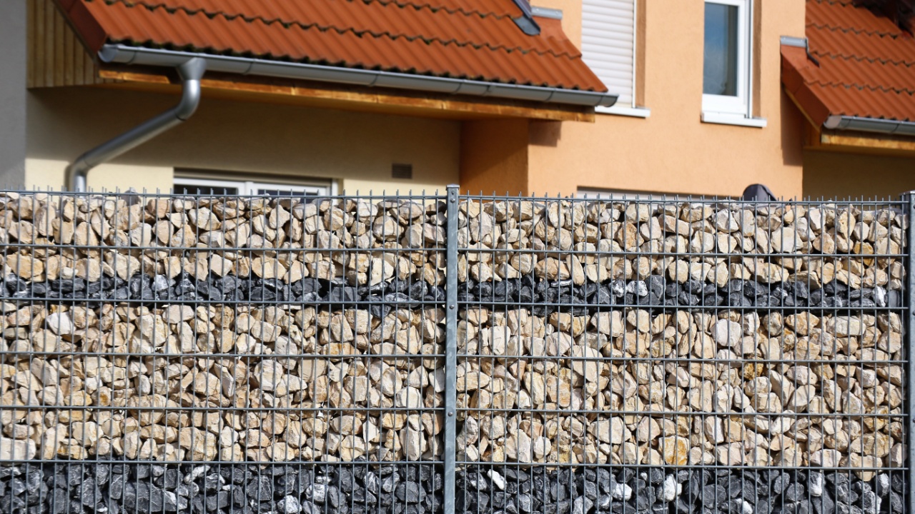 Gabion fence wall