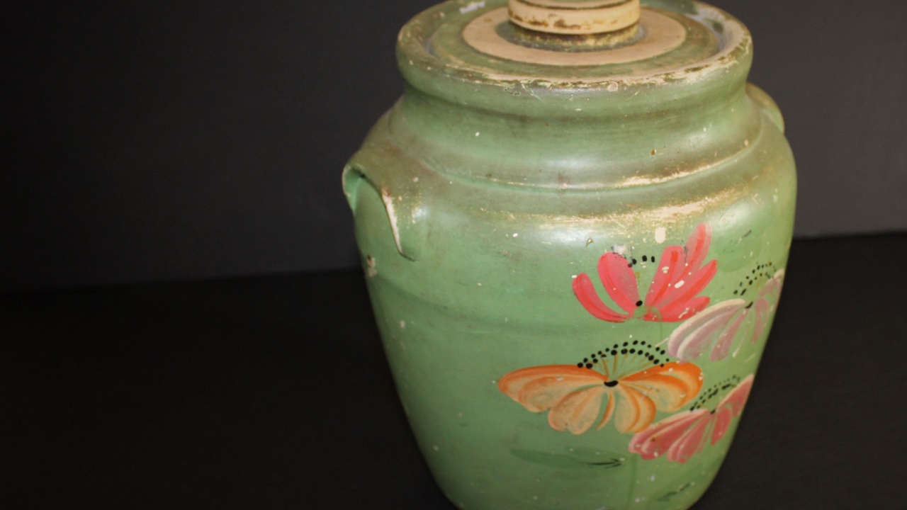 Antique green cookie jar yum yum
