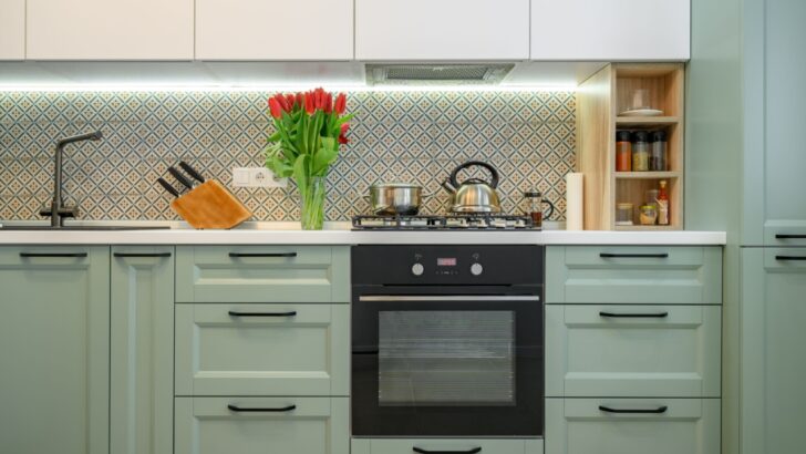 4 Kitchen Cabinet Colors That Instantly Renew the Space