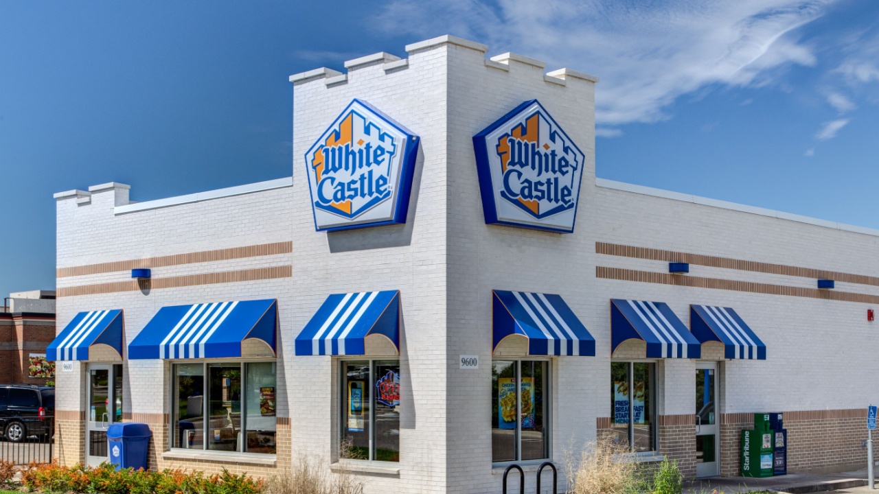 BLOOMINGTON, MN/USA - JUNE 21, 2014: White Castle restuarant exterior. White Castle is a fast food restaurant chain and generally credited as the first fast food chain in the United States.