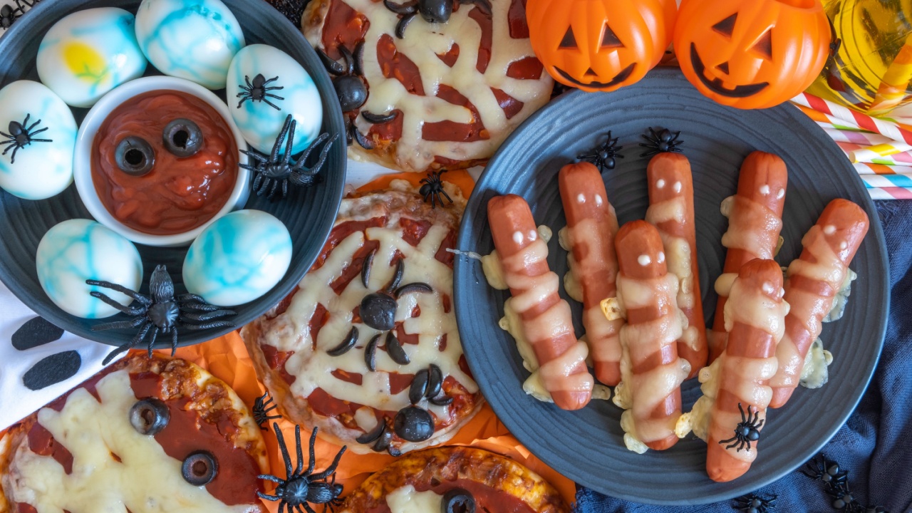 Fun Halloween food ideas for kids. Food for Halloween party.