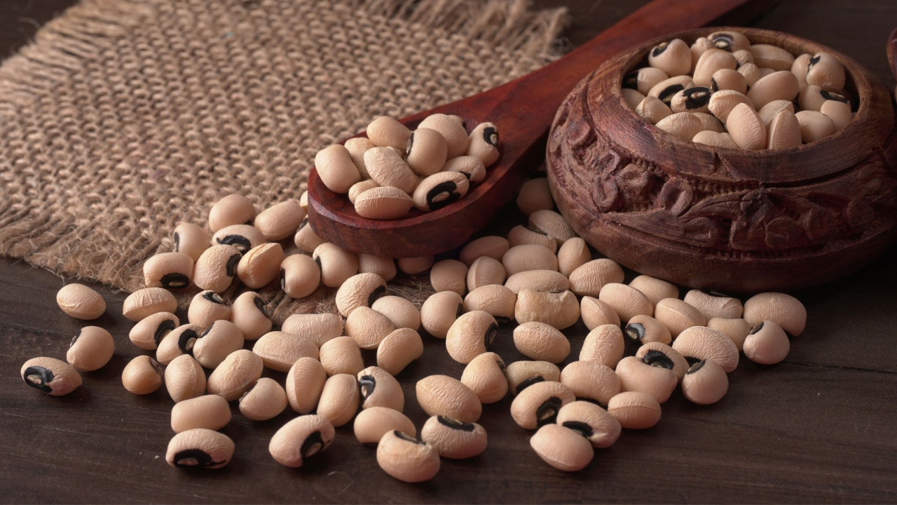 Uncooked black eyed peas. Health food concept.