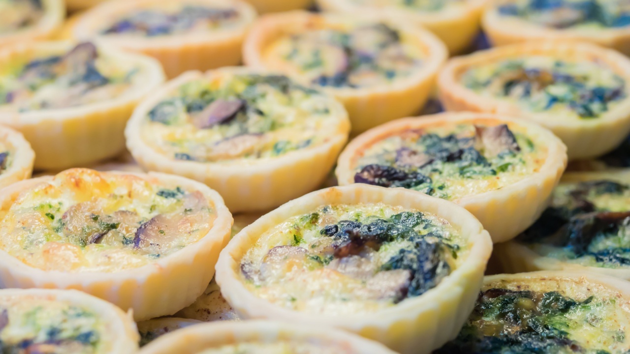 Mini spinach mushroom quiche pie.