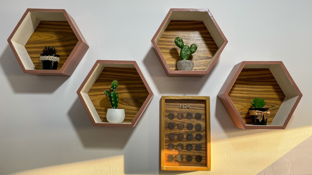 Wall decoration for room decoration becomes more beautiful