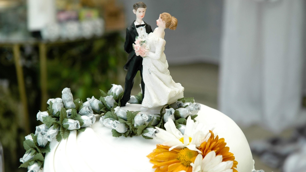 wedding cake topper