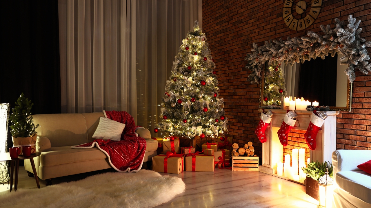 a living room beautifully decorated for Christmas