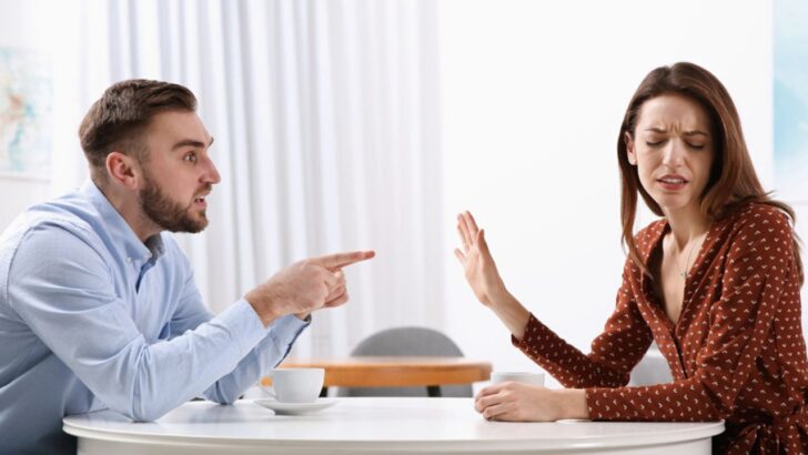 12 People That Aren’t Worth Keeping In Touch With