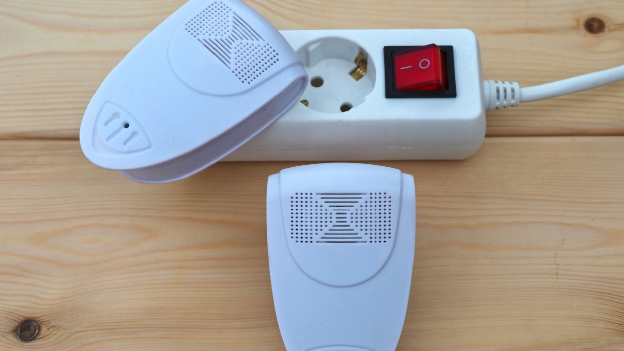 Two ultrasonic pest repellents. Device for repelling mosquitoes and flies. Housing protection against insects, mice and rats