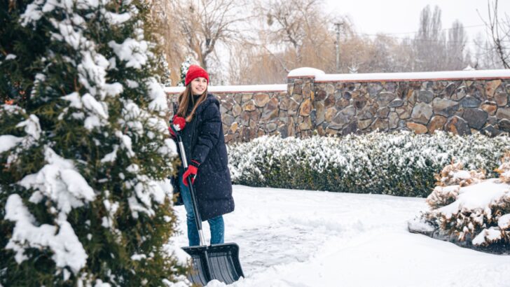 14 Habits of Fit People Who Don&rsquo;t Go To A Gym