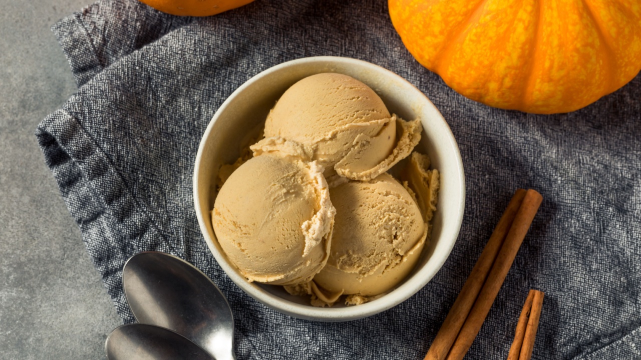 Homemade Pumpkin Spice Ice Cream in a Bowl