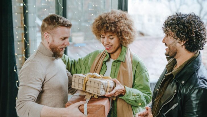 5 Thoughtful Host Gifts to Pick Up on the Way to Dinner