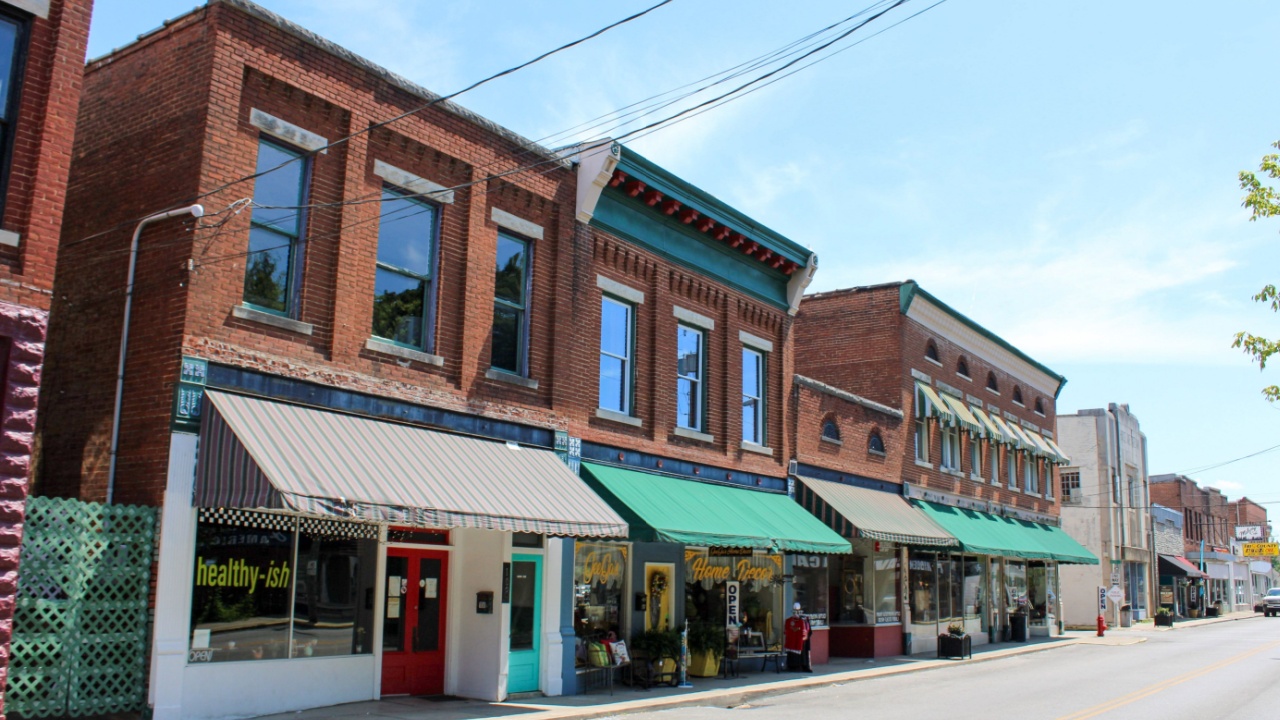 Horse Cave Kentucky United States - June 23 2022 - Discovering the Charm of Horse Cave, Kentucky: A Historic Small Town in Cave Country