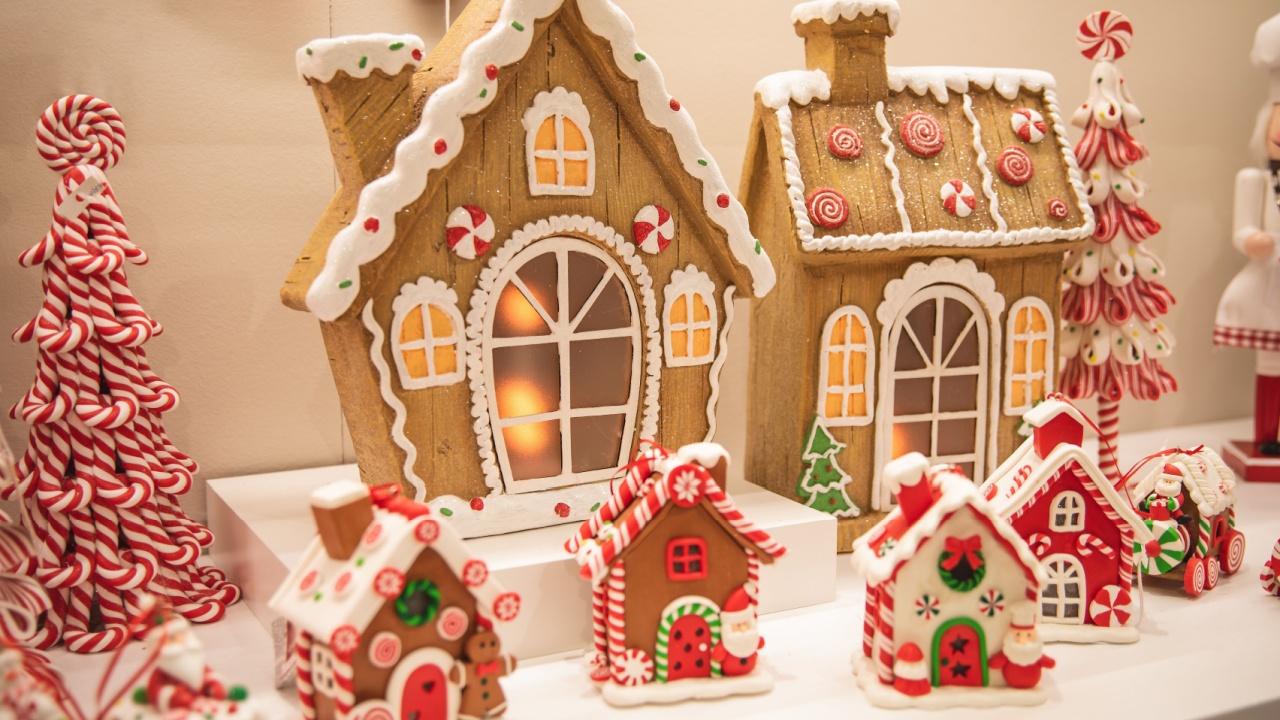 Gingerbread house Christmas village candy fimo sugar loaf candy Christmas tree sweets cupcake pastel colors frosting mint