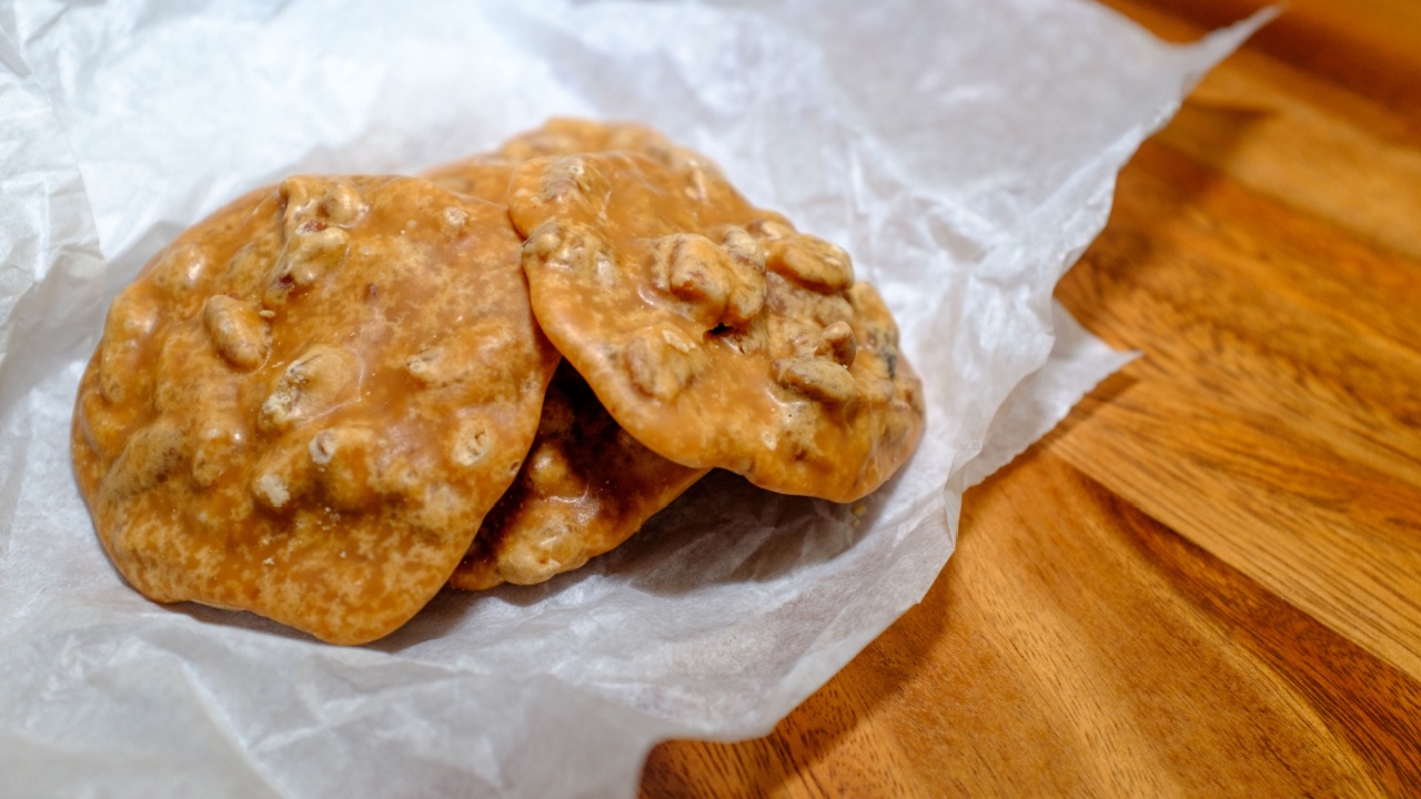 pecan pralines are a popular sweet treat in New Orleans, Louisiana, the recipe of which was brought in by French settlers. They are made of sugar, pecan, and cream