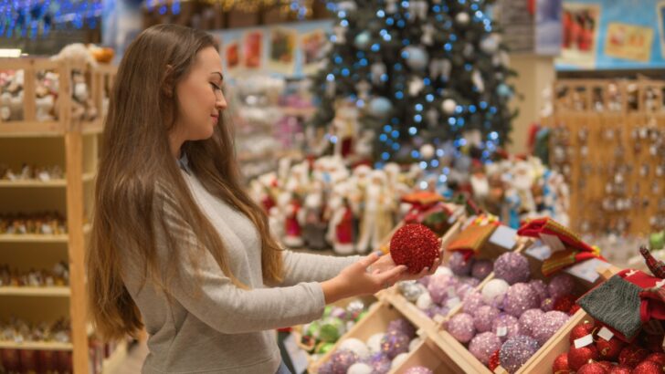 15 Vintage Christmas Decorations Worth a Pretty Penny