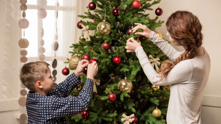 6 Christmas Tree Trends Worth All the Hype