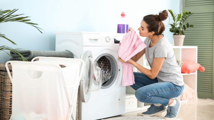 4 Laundry Baking Soda Hacks That Actually Work