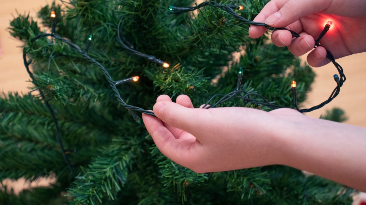 decorating the Christmas tree at home