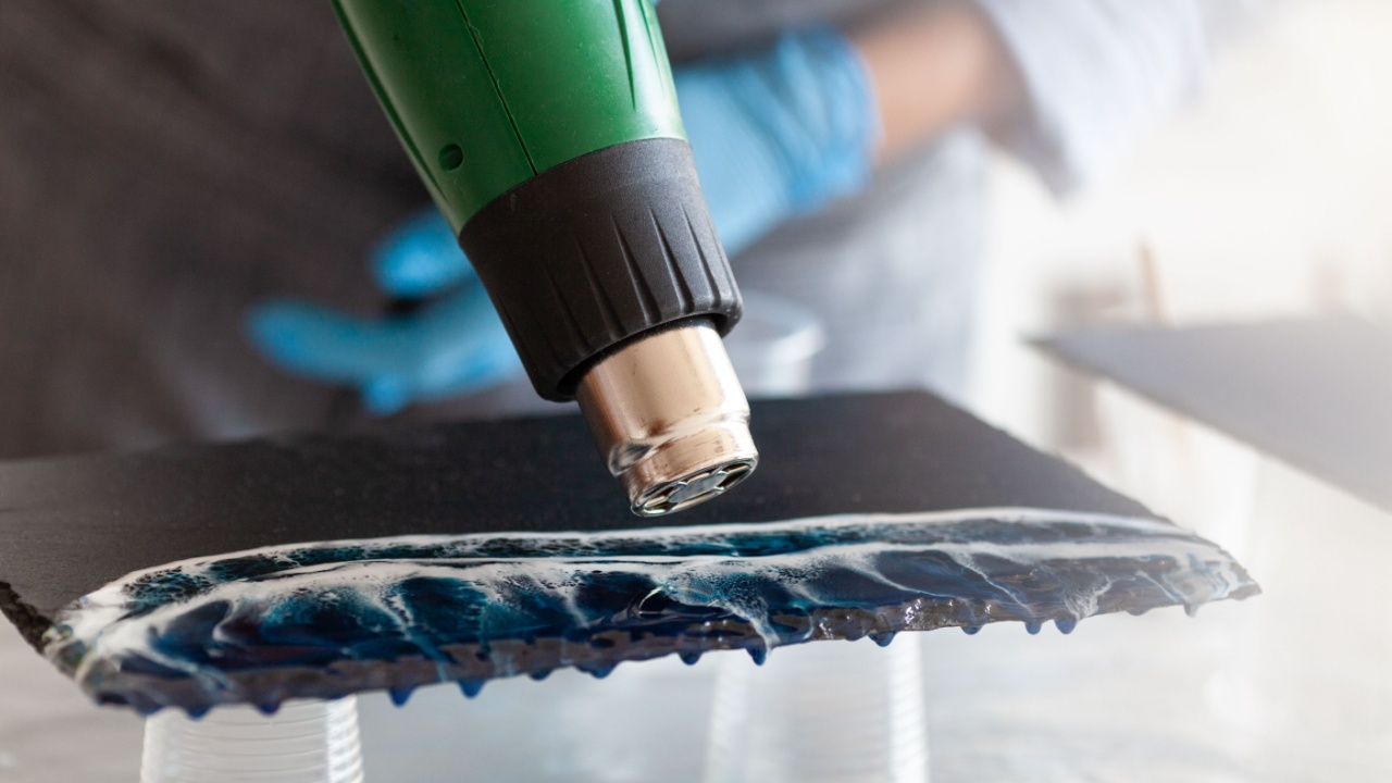 the process of making the sea on a two-component resin board, master class on resin art, indoor