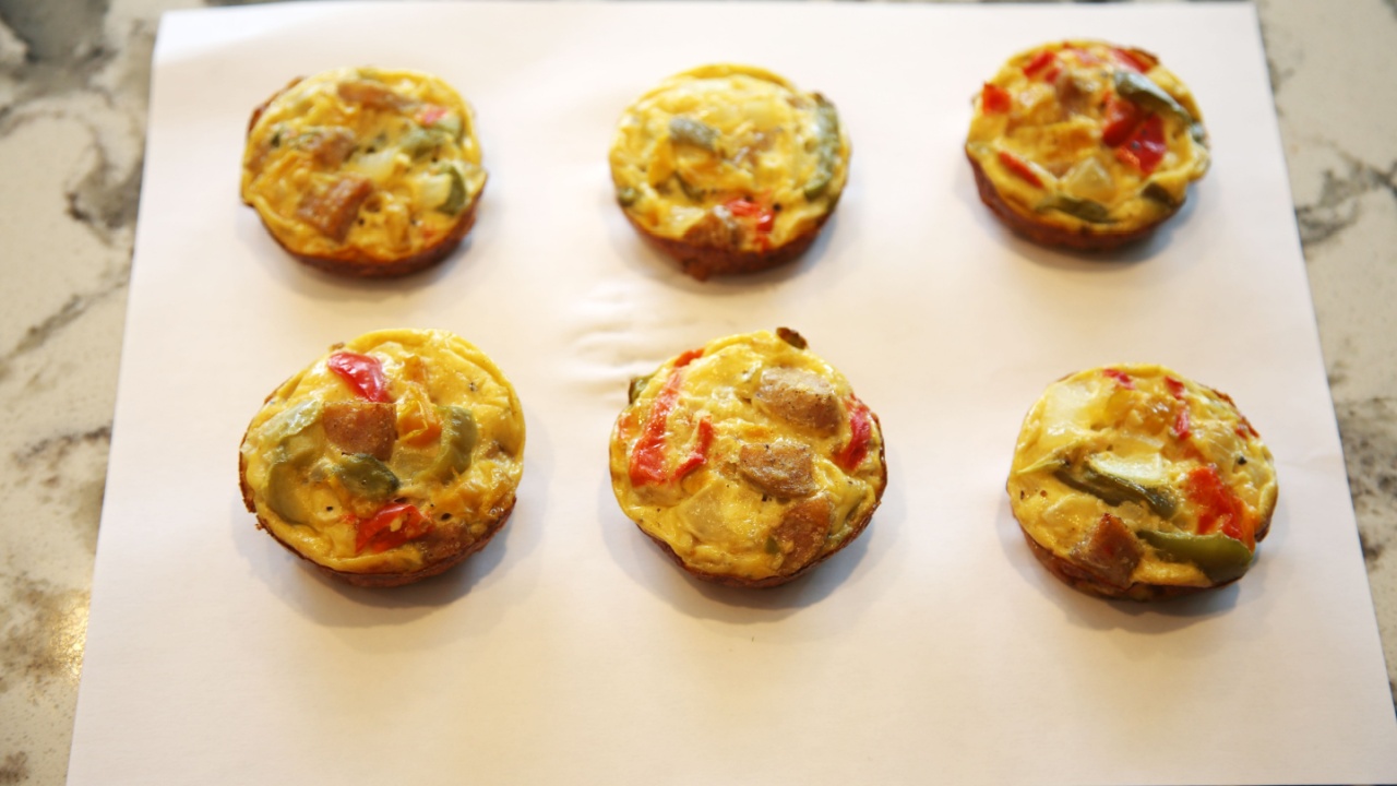 Breakfast egg muffins. Egg Cups. Part of a low carb or Keto diet. Breakfast Egg Muffins are a delicious healthy food and PERFECT for meals. Protein packed eggs muffins. They are great for Keto diets.