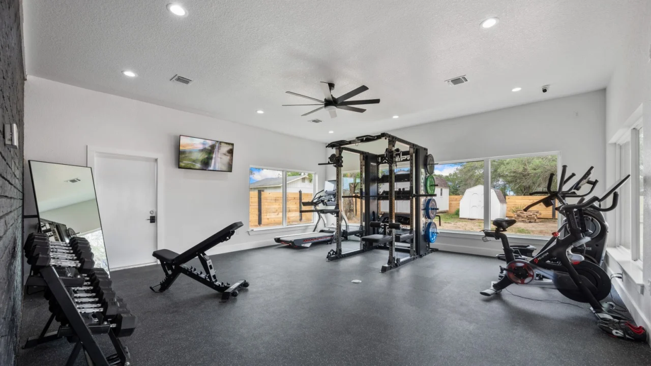 Dallas, texas - July 1st 2023: a home gym