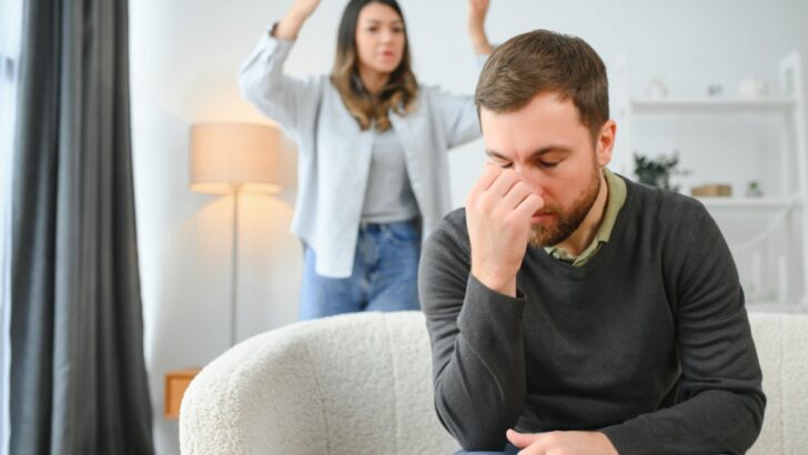 14 Warning Signs of an Emotionally Unhealthy Relationship