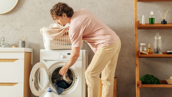 6 Laundry Habits That Quickly Ruin Clothes
