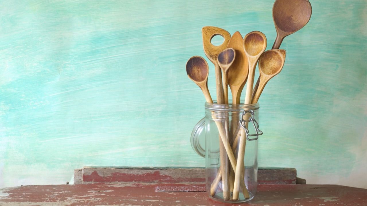 kitchen utensils, wooden spoons, free copy space 