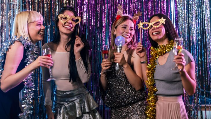 6 Nostalgic ’90s New Year’s Eve Party Ideas