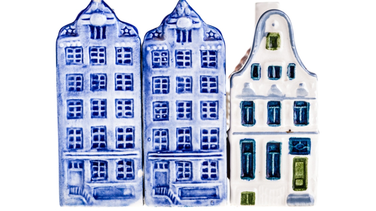 porcelain dutch canal house model isolated over a white background
