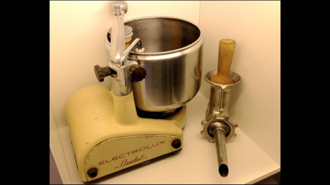 The kitschen appliance Electrolux Assistent displayed at the Museum of Technology