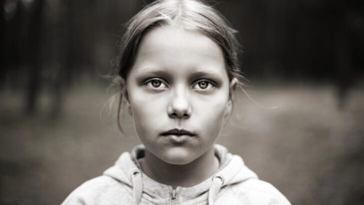 18 Signs of Childhood Neglect in Adulthood