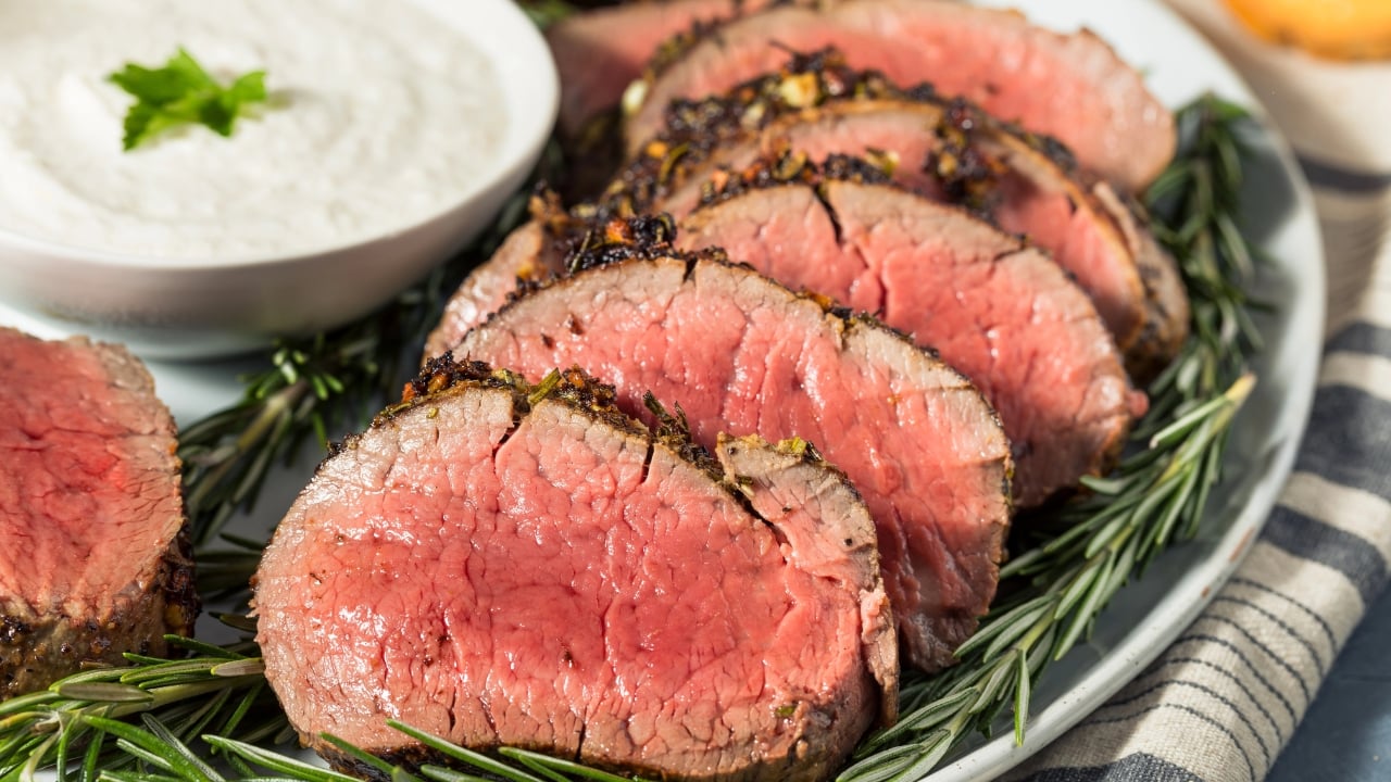 slices of beef tenderloin with a horseradish cream sauce