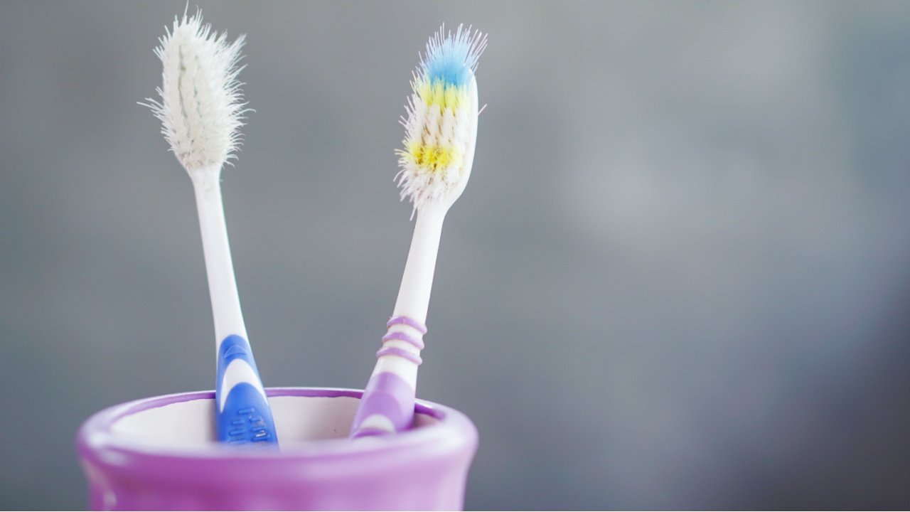 old and destroy toothbrush closeup