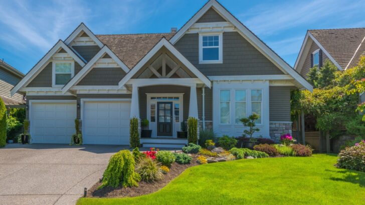 5 Front Yard Trends That Prioritize Curb Appeal