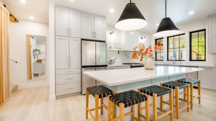 6 Sneaky Reasons a House Still Feels Messy Even After Cleaning