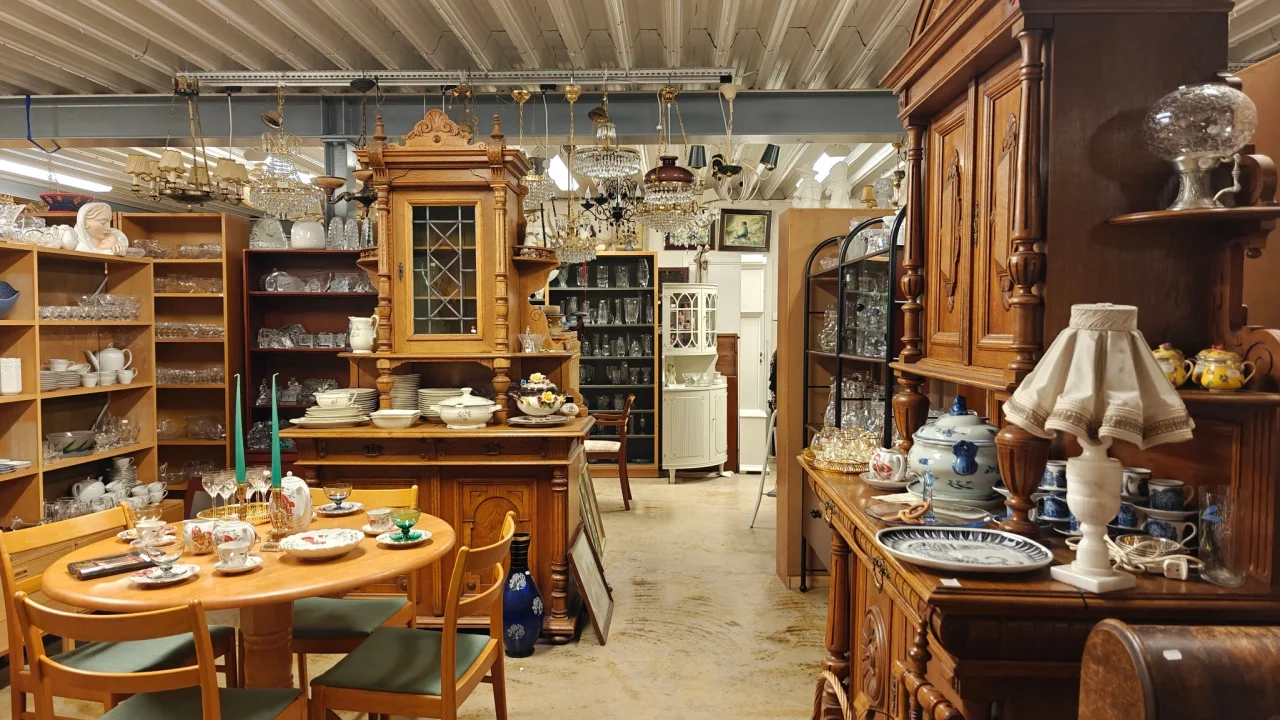 Sweden, Helsingborg &ndash; December 8, 2025: Vintage and everyday household items displayed in a thrift store, second-hand shop interior with retro objects and used goods for resale